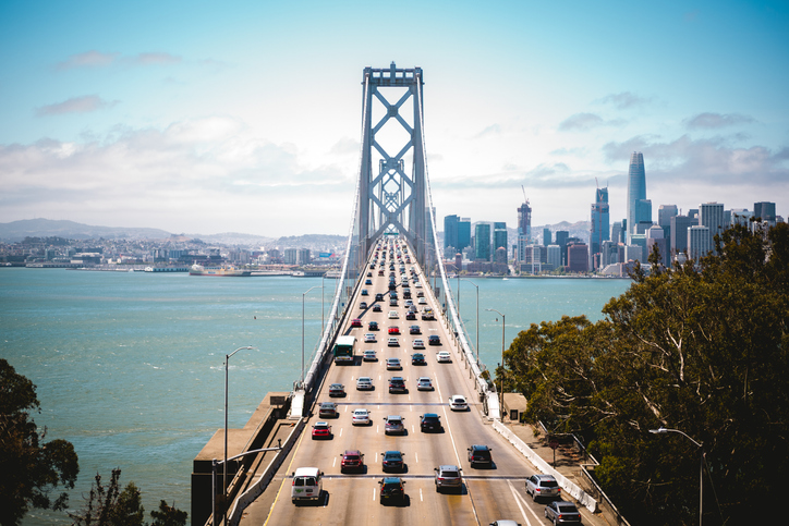 passenger vehicles on the golden gate bridge